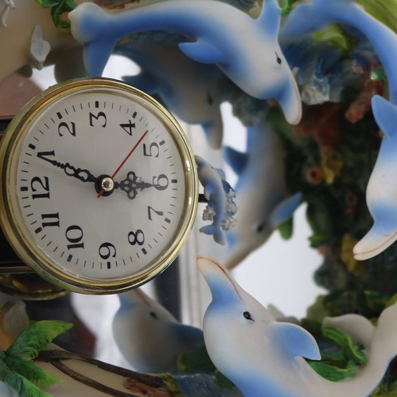 Dolphin Pendulum Clock - Picture 4 of 16